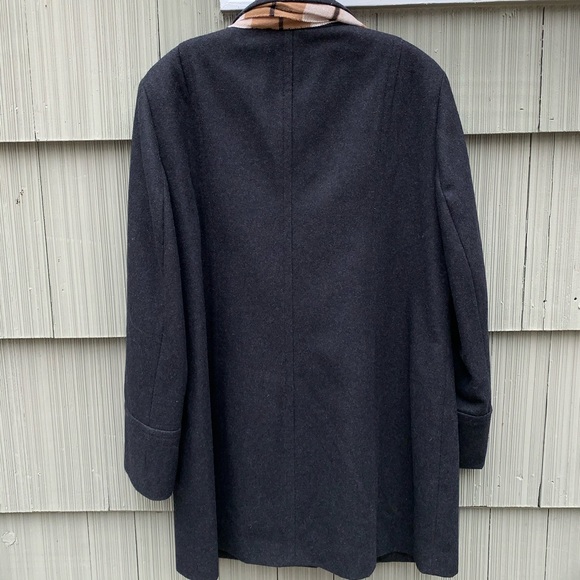 St. John’s Bay jacket - Picture 2 of 8